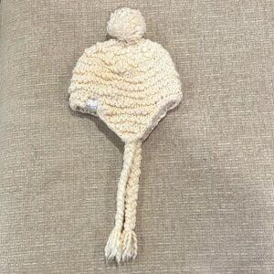 Cozy Cream Knit Pom-Pom Hat